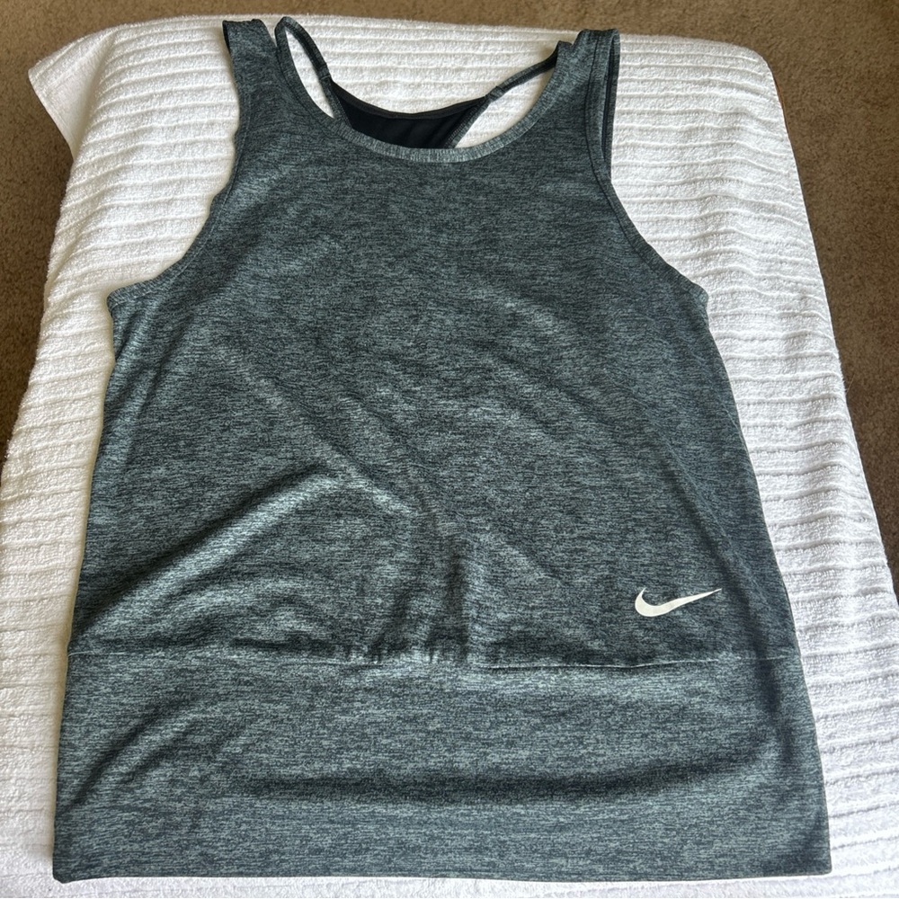 Nike Gray Fitted Sleeveless Tank Top Women’s Sm Gray